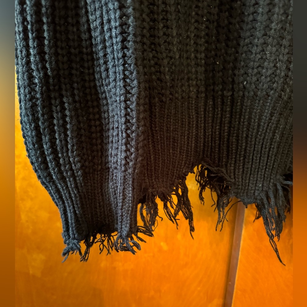 Main Strip Black Fringe V-Neck Sweater - Picture 3 of 5